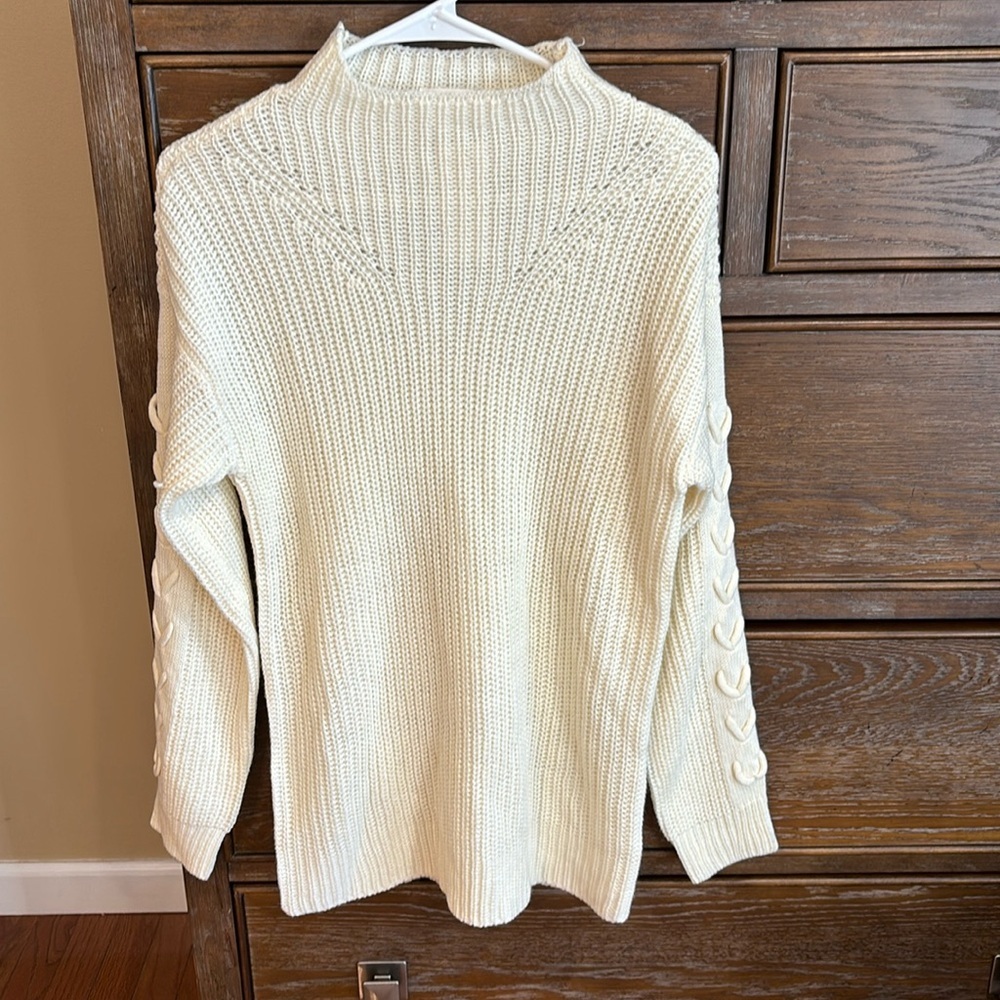 NWT Everly Cream Sweater -Small